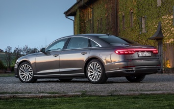 Встречаем новую Audi A8: премьерный тест немецкого флагмана
