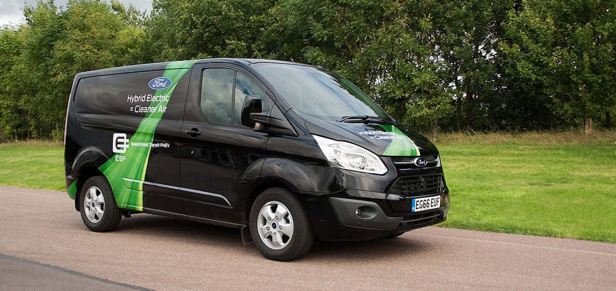 Ford тестирует «гибридный» Transit Custom