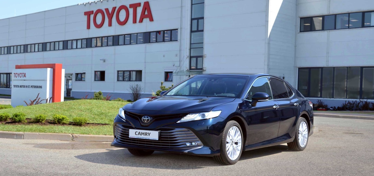 Новая Toyota Camry встала на конвейер в Петербурге