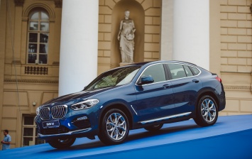 Новый BMW X4 доехал до России