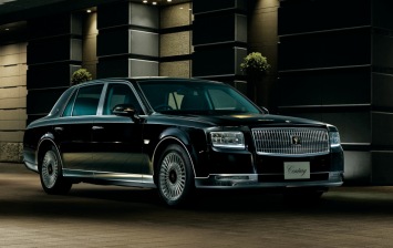 Toyota модернизировала представительский седан Century