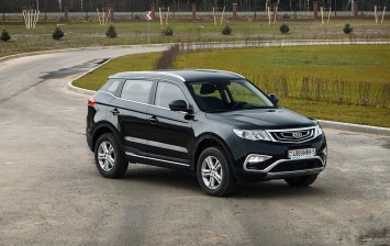 В России подорожал кроссовер Geely Atlas