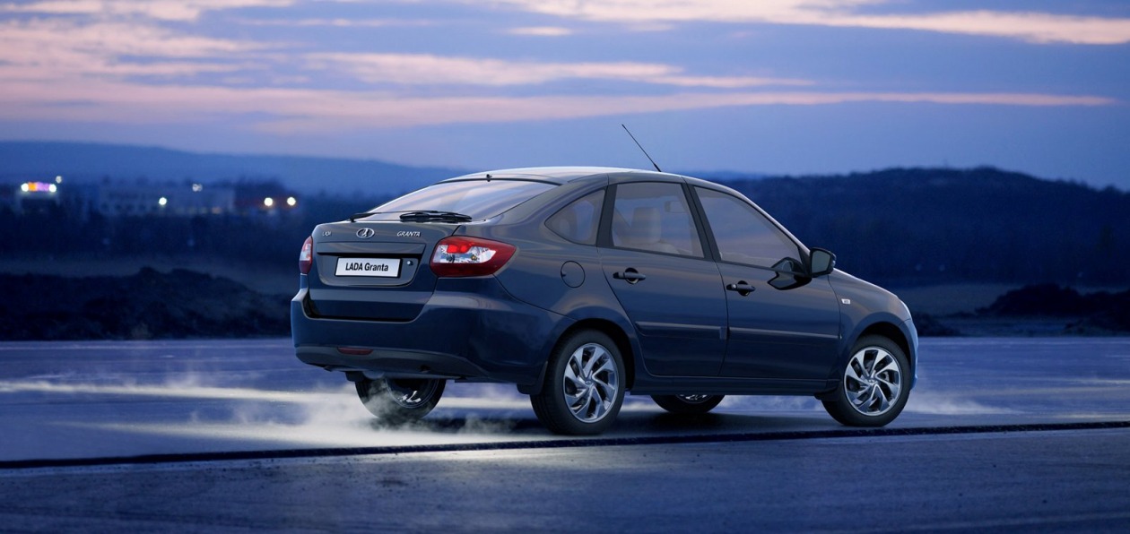 Обновленная Lada Granta Liftback «засветилась» без камуфляжа