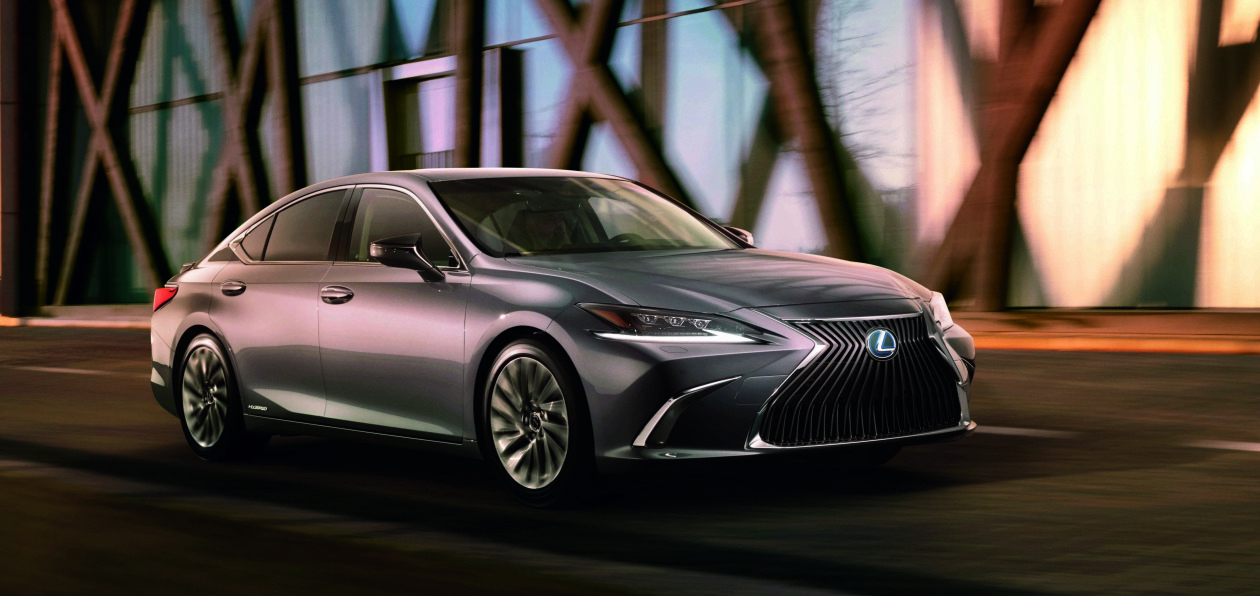 Новый Lexus ES доступен для заказа в России