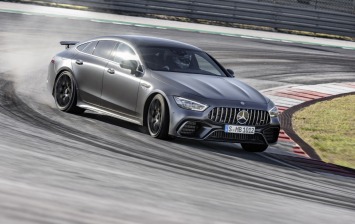 Новый Mercedes-AMG GT 4-door Coupe доедет до России в начале осени