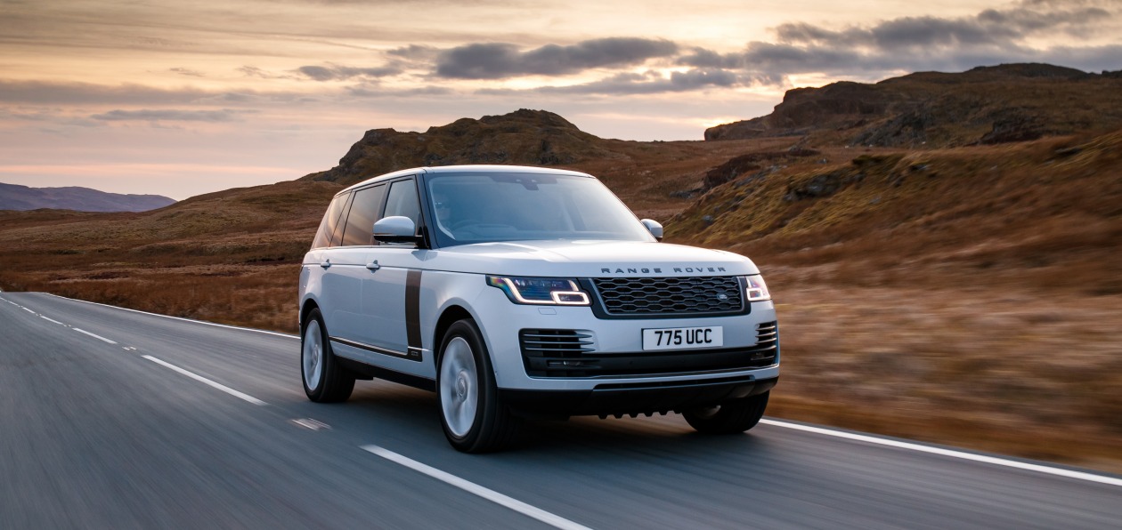 Range Rover обновился к новому модельному году