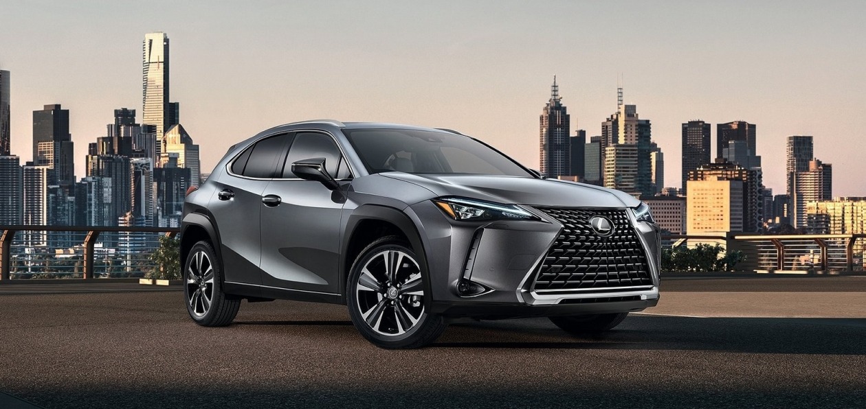 Компактный кроссовер Lexus доедет до России к концу 2018 года