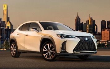 В Россию едет Lexus UX