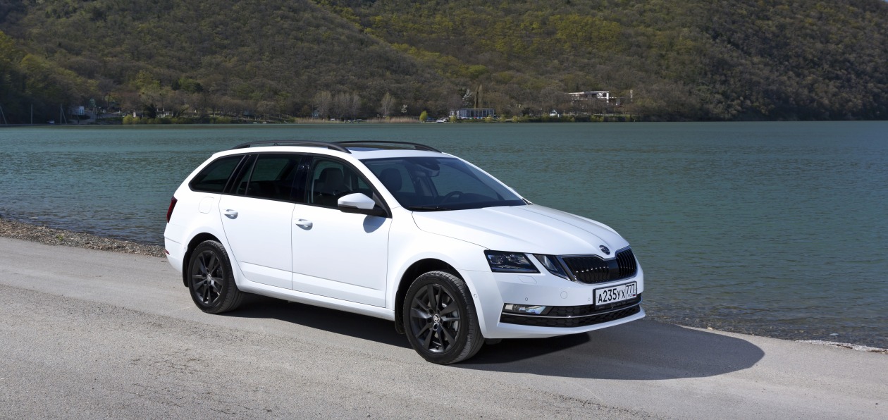 Skoda повысила рублевые цены на универсал Octavia Combi
