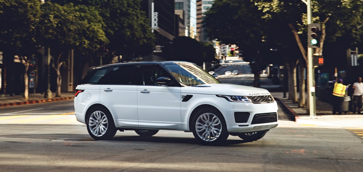В России стартовали продажи обновленного Range Rover Sport
