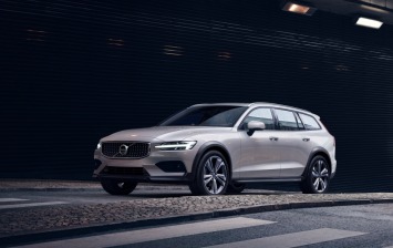 Volvo представила новый V60 Cross Country