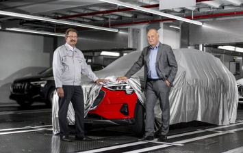 Audi начинает сборку кроссовера e-tron
