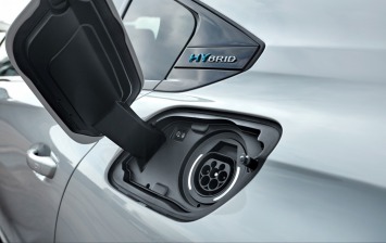 Peugeot разрабатывает новую линейку электрифицированных моделей