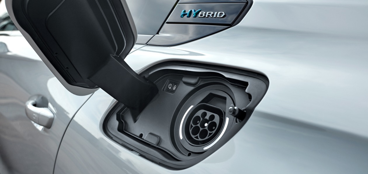 Peugeot разрабатывает новую линейку электрифицированных моделей