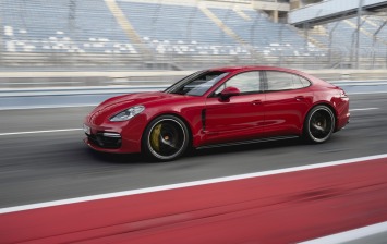 Новый Porsche Panamera получил версию GTS