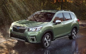 Стали известны рублевые цены на новый Subaru Forester