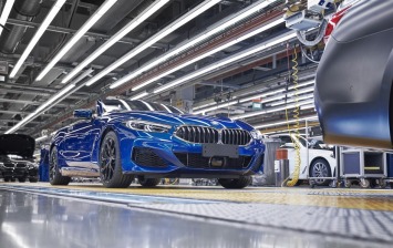 BMW 8 Series Convertible встал на конвейер