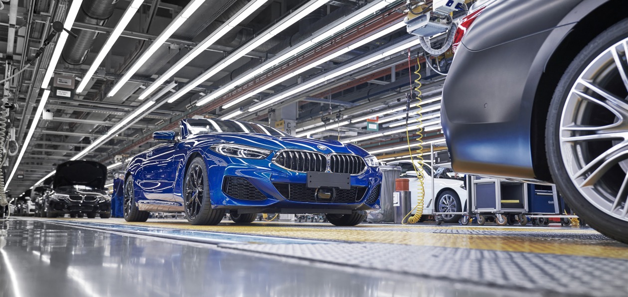 BMW 8 Series Convertible встал на конвейер
