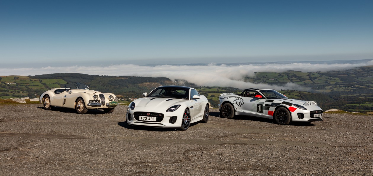 Jaguar выпустил два ралли-кара к юбилею классический спортивной модели