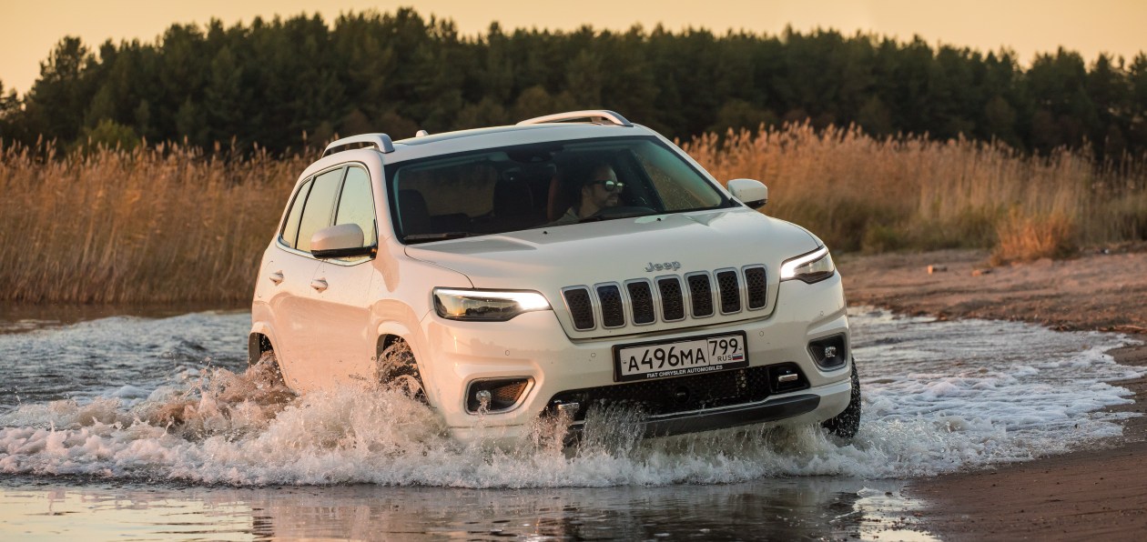 Тест-драйв обновленного Jeep Cherokee: новые перья для старого вождя
