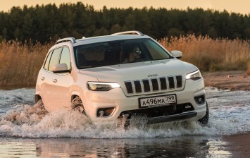 Тест-драйв обновленного Jeep Cherokee: новые перья для старого вождя