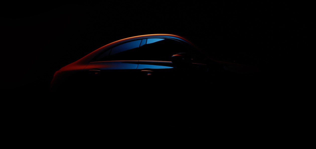Mercedes показал тизер нового CLA