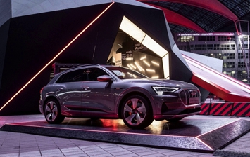 Audi e-tron «приземлился» в аэропорту Мюнхена