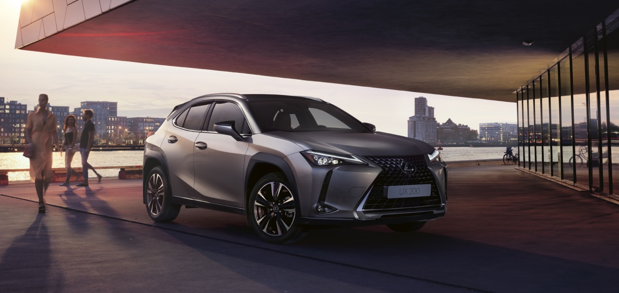 Названы цены на «бюджетный» кроссовер Lexus