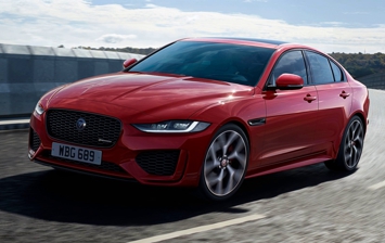 Jaguar представил обновленную версию седана XE