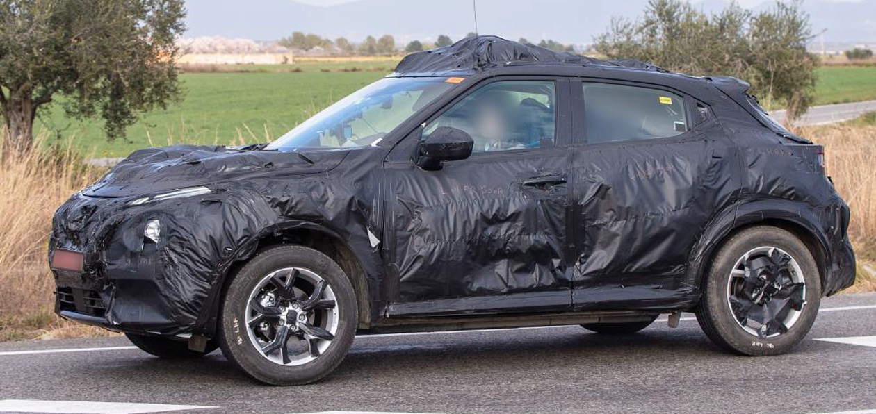 Появились первые шпионские фото нового Nissan Juke