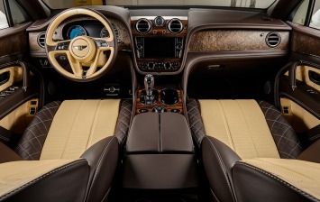 Московский дилер Bentley показал автомобили с отделкой из камня