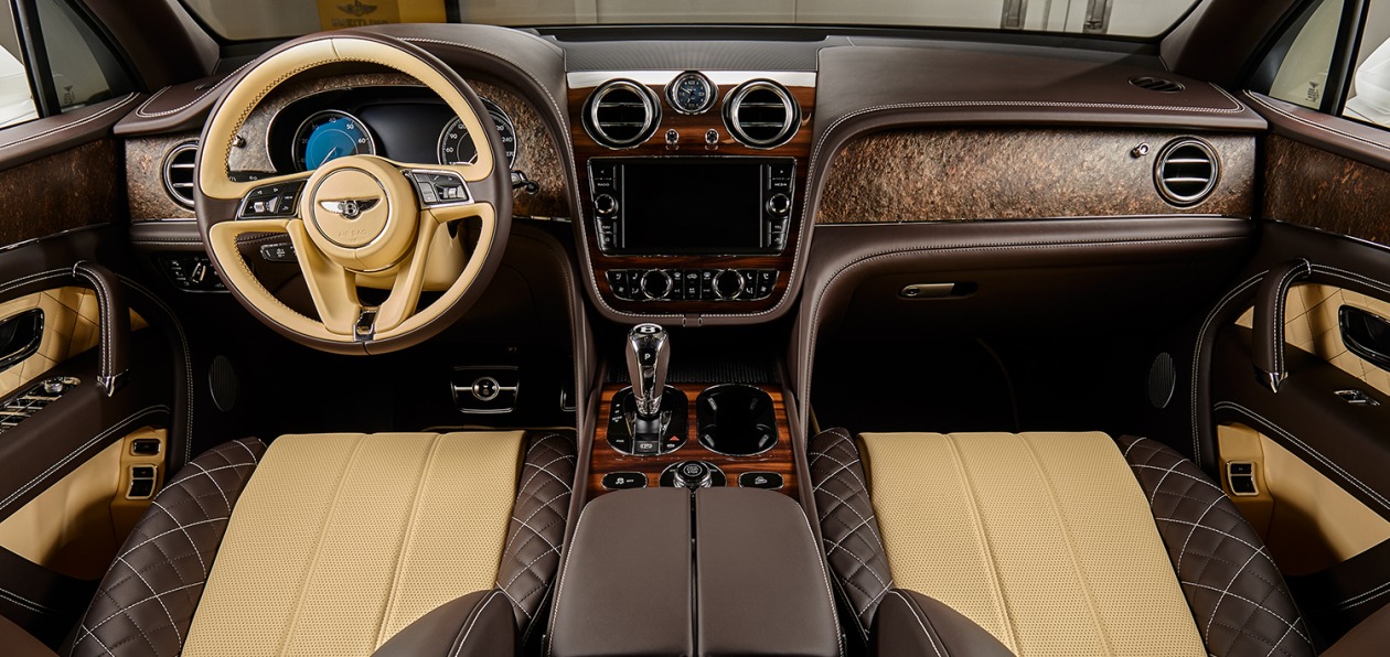 Московский дилер Bentley показал автомобили с отделкой из камня