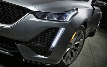 Cadillac показал новый седан CT5, который заменит три старых модели