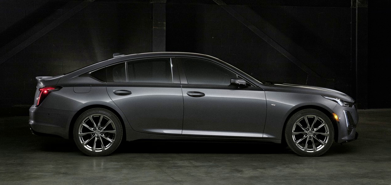 Cadillac показал новый седан CT5, который заменит три старых модели