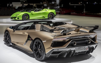 Lamborghini представила в Женеве два новых родстера