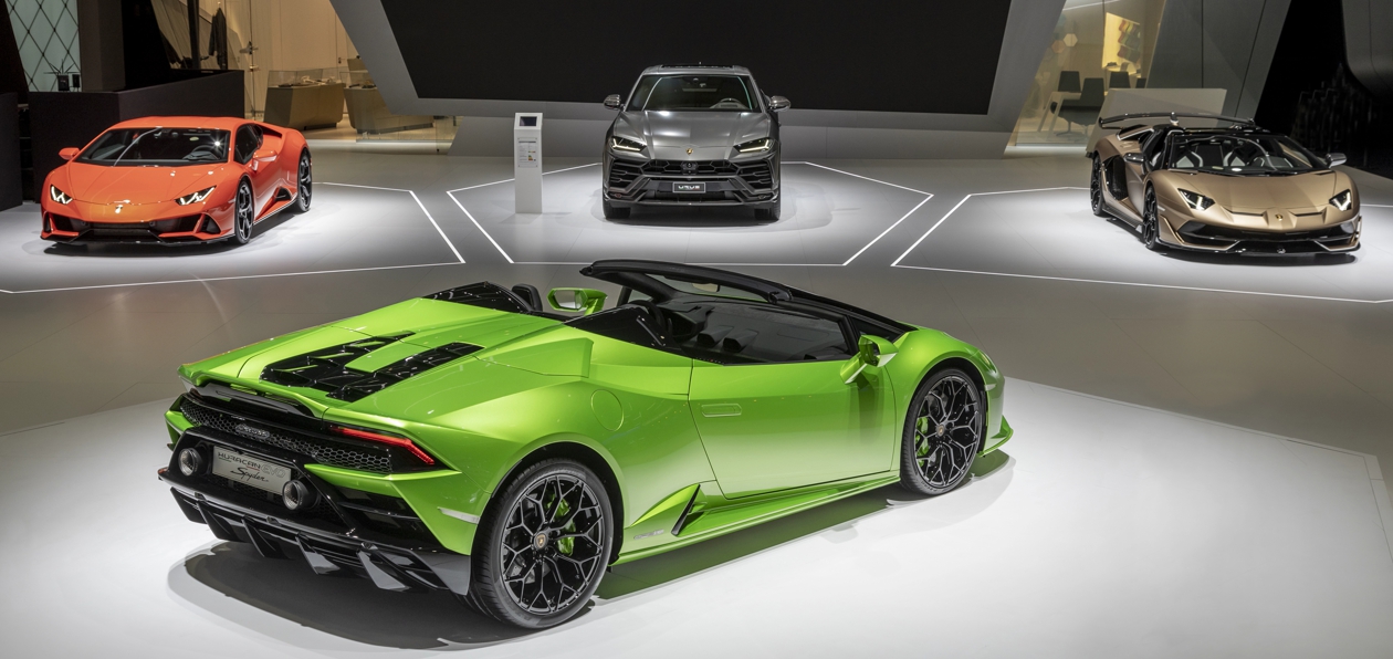 Lamborghini представила в Женеве два новых родстера