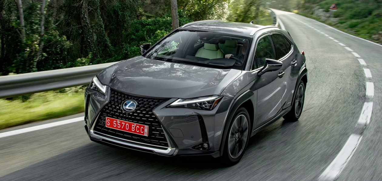 Новый Lexus UX доехал до России