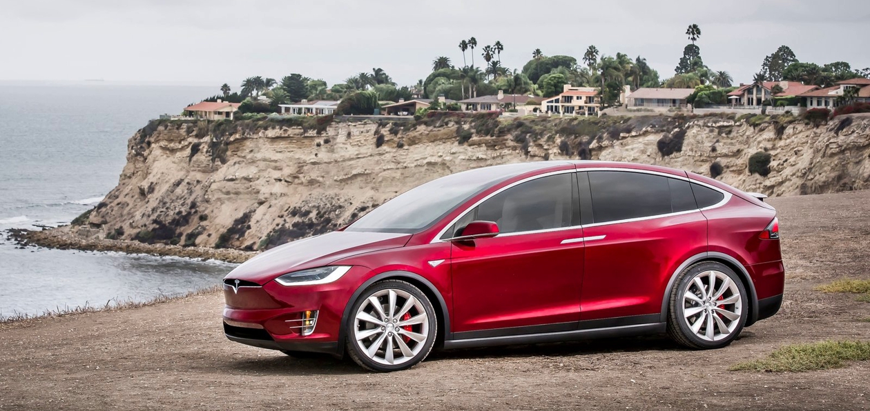 Tesla снова выпускает бюджетные Model X и Model S