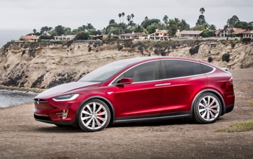 Tesla снова выпускает бюджетные Model X и Model S