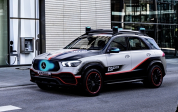 Mercedes показал экспериментальный кроссовер с гибридным мотором и автопилотом