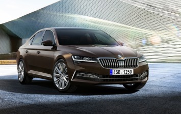 Skoda показала обновленный Superb