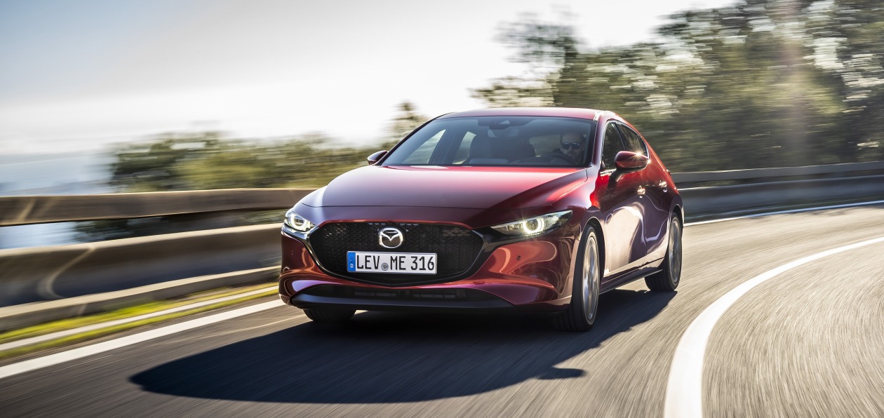 Новая Mazda3 с мотором Skyactiv-X поступила в продажу в Европе