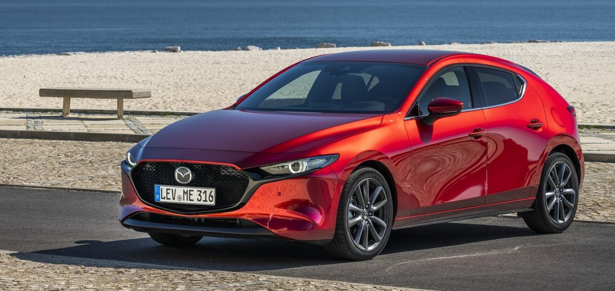 Новая Mazda3 в России оказалась дороже «шестерки»