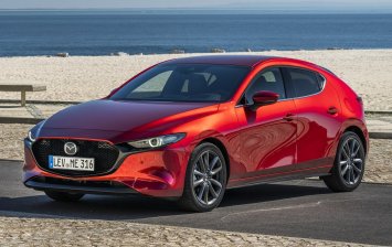 Новая Mazda3 в России оказалась дороже «шестерки»