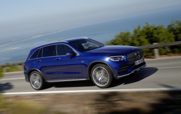 Кроссоверы Mercedes GLC и GLC Coupe получили новые AMG-версии