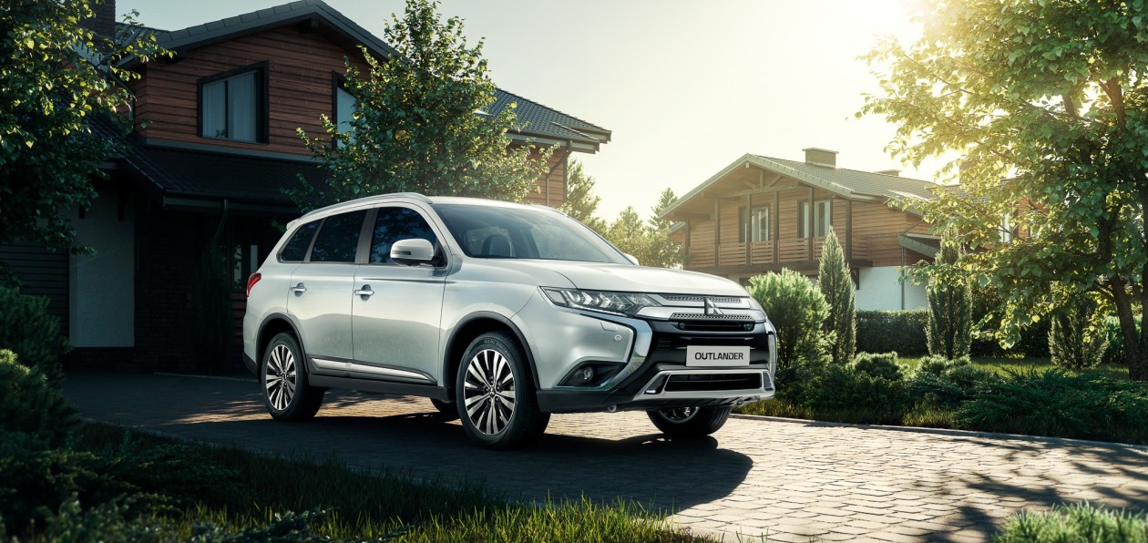 Семиместный Mitsubishi Outlander получил российский ценник