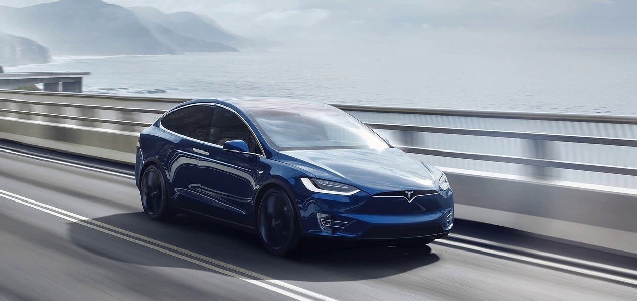 Tesla избавилась от самых дешевых версий Model S и Model X