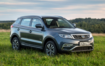 Geely назвал цену кроссовера Atlas с системой «Яндекс.Авто»