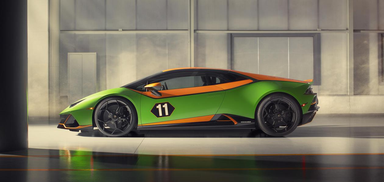 Lamborghini представил новые спецверсии Aventador и Huracan