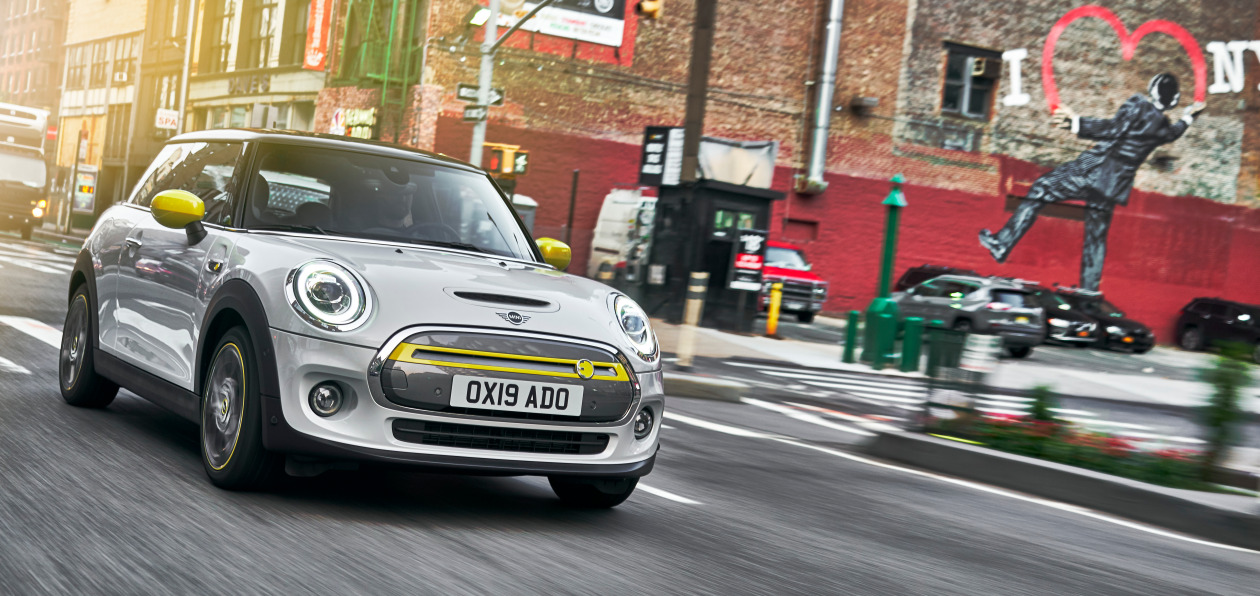 Mini привезет во Франкфурт электрический Cooper и гибридный Countryman